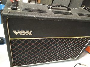 Are valve amps louder than solid state amps?